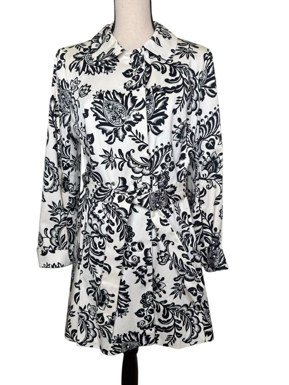 White House Black Market Trench Coat Ivory With Black Damask Size M Parisian